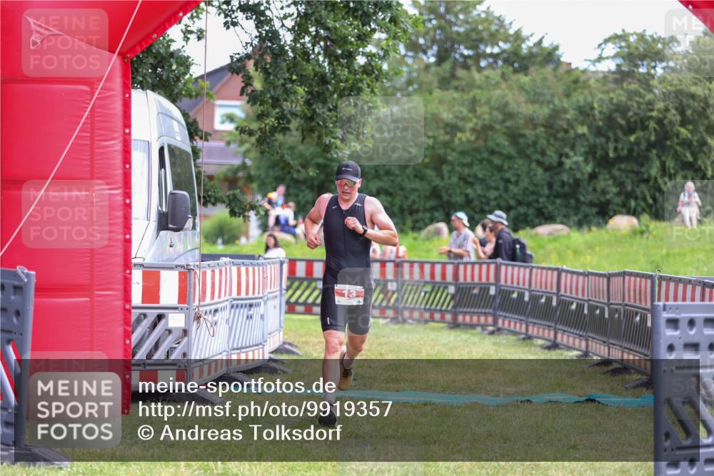 21.06.2026 - 29. Vierlanden-Triathlon Andreas Tolksdorf http://msf.ph/oto/9919357 21.06.2026 12:48:25 Ziel 13, 119 meine-sportfotos.de