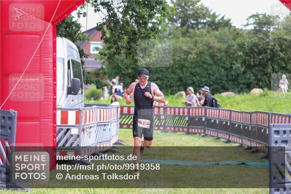 21.06.2026 - 29. Vierlanden-Triathlon Andreas Tolksdorf http://msf.ph/oto/9919358 21.06.2026 12:48:25 Ziel 13, 119 meine-sportfotos.de