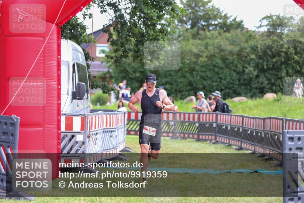 21.06.2026 - 29. Vierlanden-Triathlon Andreas Tolksdorf http://msf.ph/oto/9919359 21.06.2026 12:48:25 Ziel 13, 119 meine-sportfotos.de
