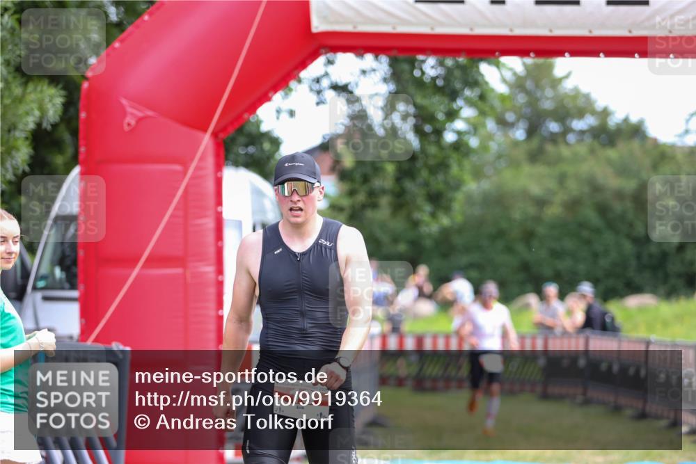 21.06.2026 - 29. Vierlanden-Triathlon Andreas Tolksdorf http://msf.ph/oto/9919364 21.06.2026 12:48:29 Ziel 13, 119 meine-sportfotos.de