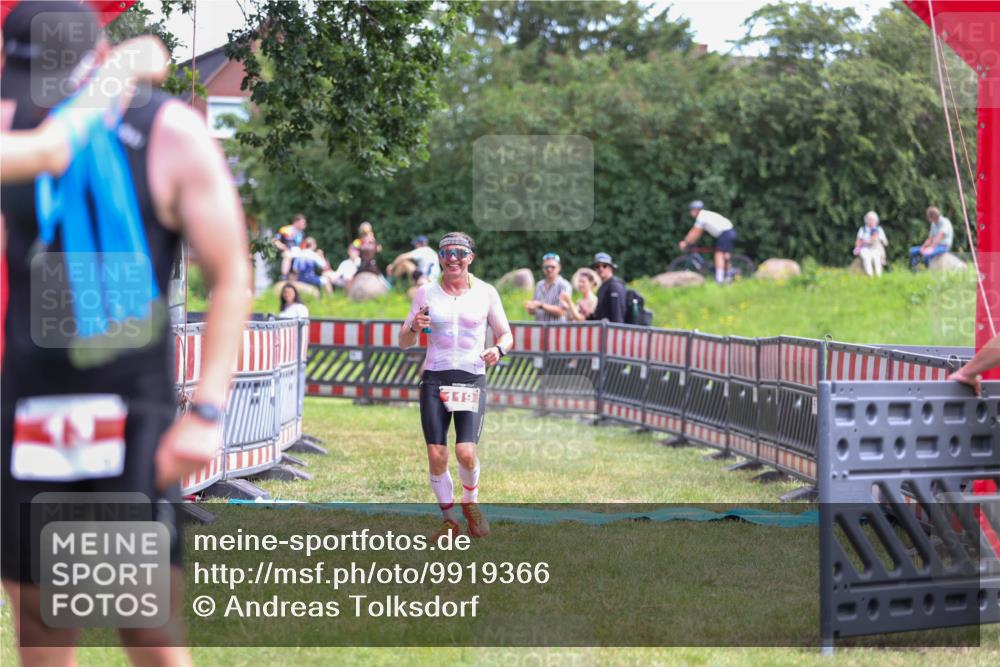 21.06.2026 - 29. Vierlanden-Triathlon Andreas Tolksdorf http://msf.ph/oto/9919366 21.06.2026 12:48:32 Ziel 119 meine-sportfotos.de