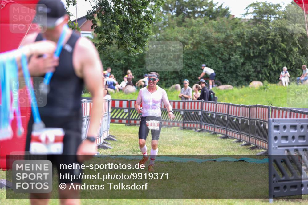 21.06.2026 - 29. Vierlanden-Triathlon Andreas Tolksdorf http://msf.ph/oto/9919371 21.06.2026 12:48:32 Ziel 119 meine-sportfotos.de