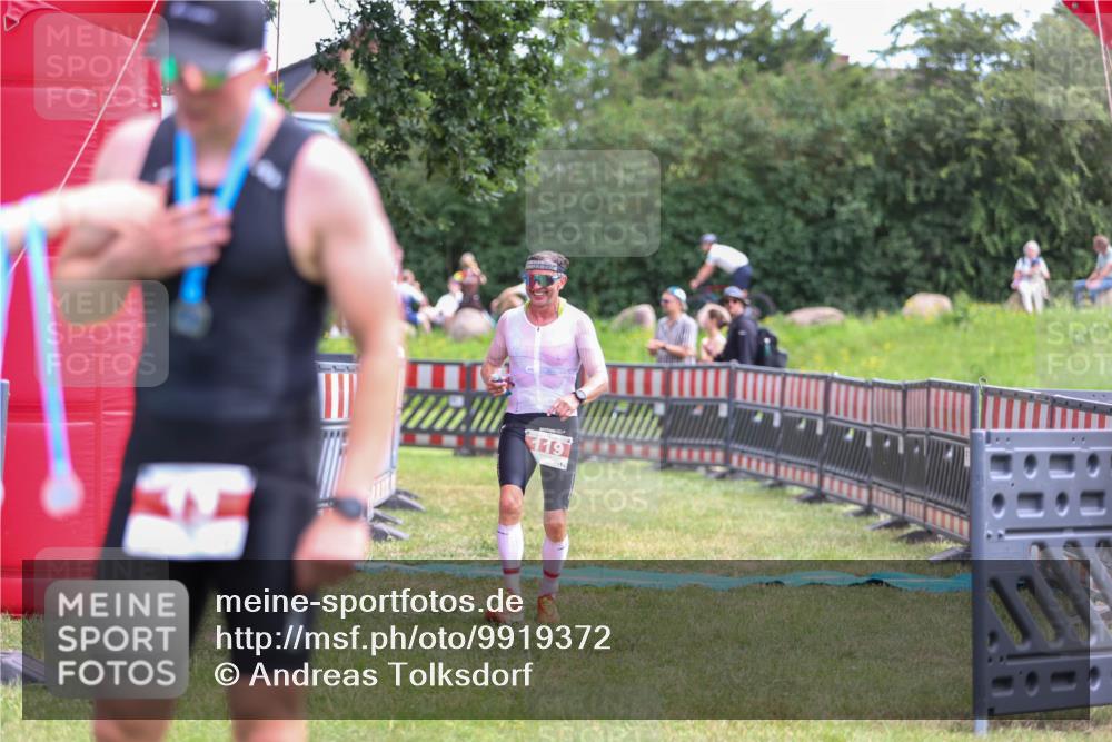 21.06.2026 - 29. Vierlanden-Triathlon Andreas Tolksdorf http://msf.ph/oto/9919372 21.06.2026 12:48:32 Ziel 119 meine-sportfotos.de