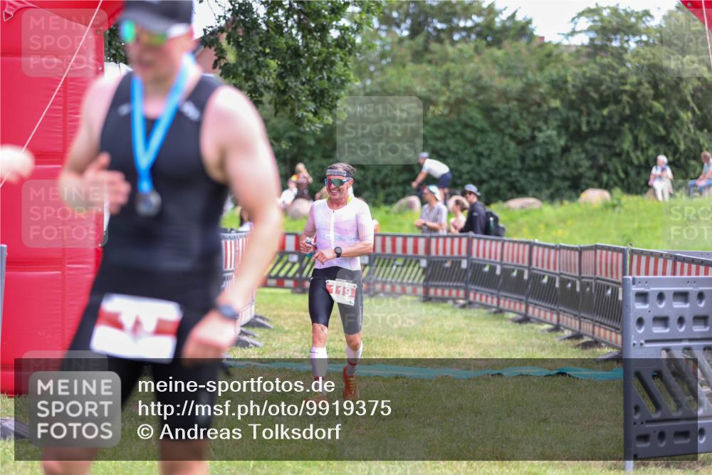 21.06.2026 - 29. Vierlanden-Triathlon Andreas Tolksdorf http://msf.ph/oto/9919375 21.06.2026 12:48:33 Ziel 119 meine-sportfotos.de