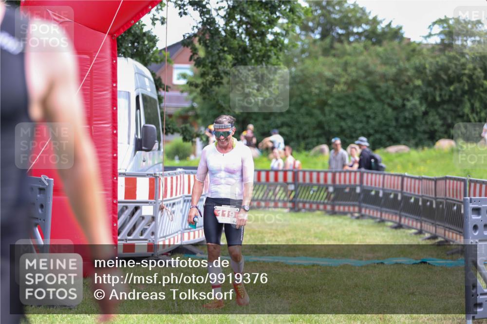 21.06.2026 - 29. Vierlanden-Triathlon Andreas Tolksdorf http://msf.ph/oto/9919376 21.06.2026 12:48:35 Ziel 119 meine-sportfotos.de