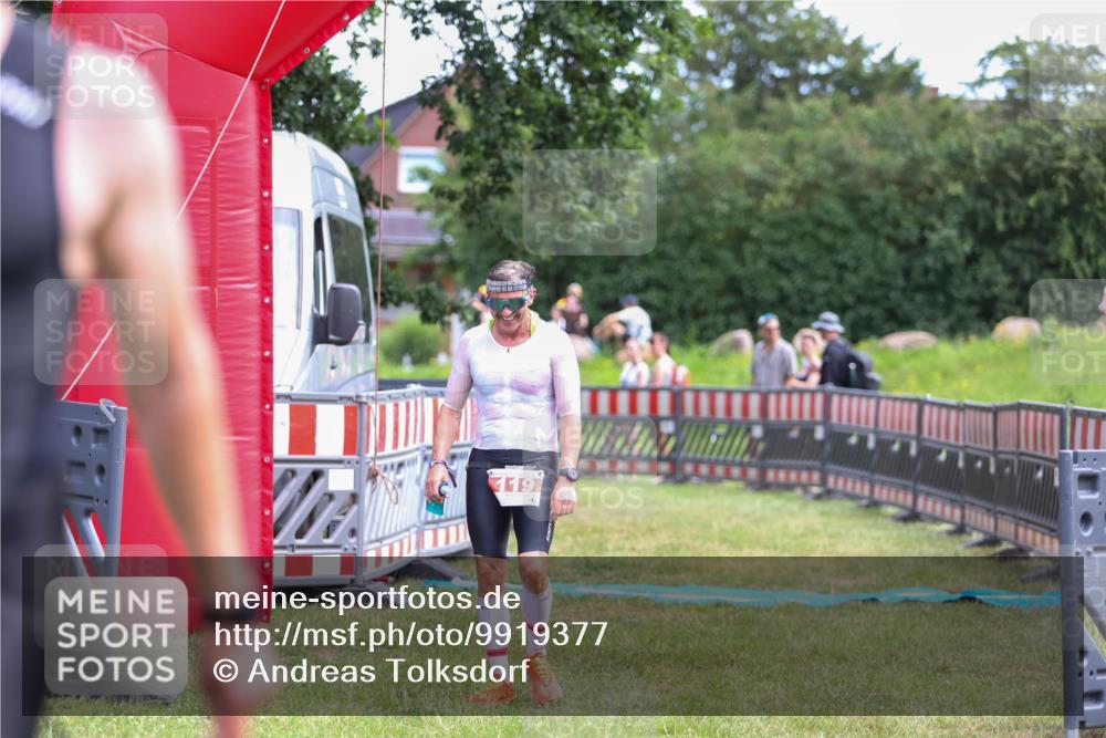21.06.2026 - 29. Vierlanden-Triathlon Andreas Tolksdorf http://msf.ph/oto/9919377 21.06.2026 12:48:35 Ziel 119 meine-sportfotos.de