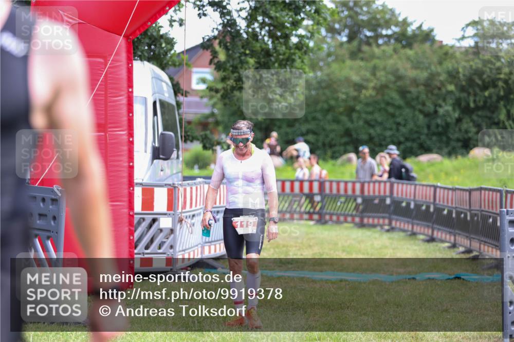 21.06.2026 - 29. Vierlanden-Triathlon Andreas Tolksdorf http://msf.ph/oto/9919378 21.06.2026 12:48:35 Ziel 119 meine-sportfotos.de