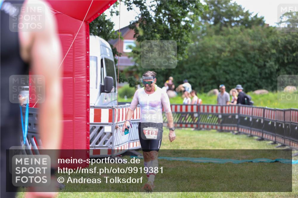 21.06.2026 - 29. Vierlanden-Triathlon Andreas Tolksdorf http://msf.ph/oto/9919381 21.06.2026 12:48:35 Ziel 119 meine-sportfotos.de