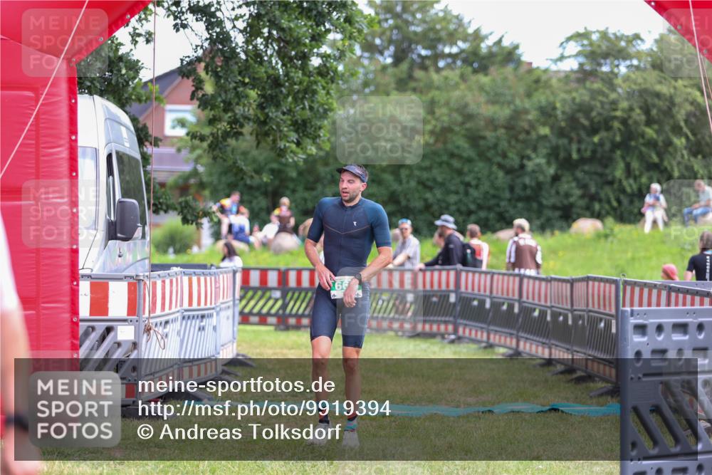21.06.2026 - 29. Vierlanden-Triathlon Andreas Tolksdorf http://msf.ph/oto/9919394 21.06.2026 12:49:07 Ziel 175, 663, 920 meine-sportfotos.de