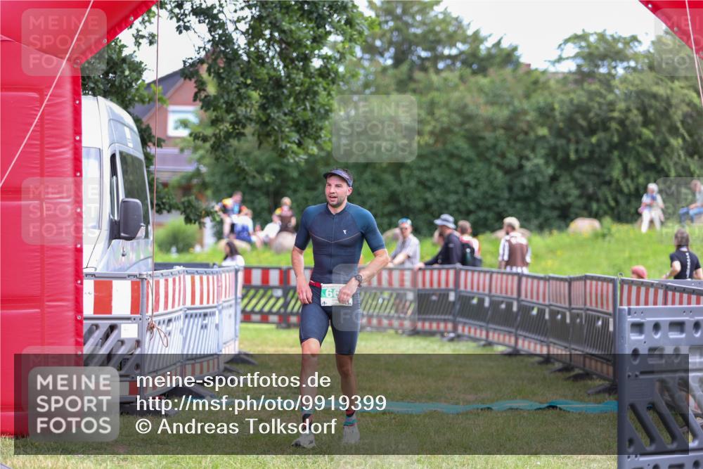 21.06.2026 - 29. Vierlanden-Triathlon Andreas Tolksdorf http://msf.ph/oto/9919399 21.06.2026 12:49:07 Ziel 175, 663, 920 meine-sportfotos.de