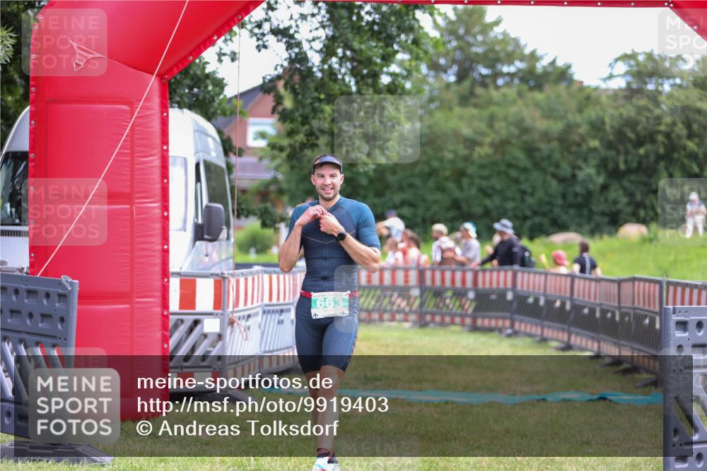 21.06.2026 - 29. Vierlanden-Triathlon Andreas Tolksdorf http://msf.ph/oto/9919403 21.06.2026 12:49:10 Ziel 175, 663, 920 meine-sportfotos.de