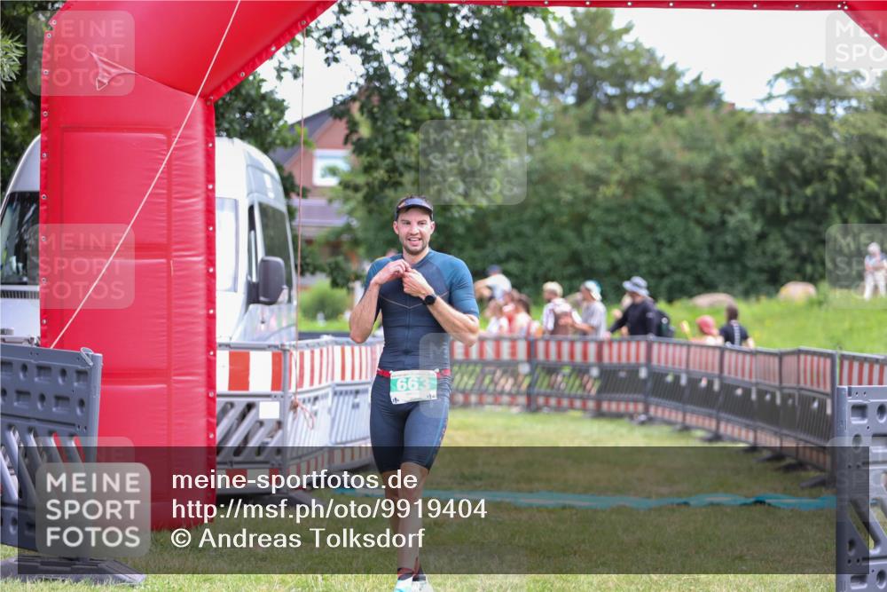 21.06.2026 - 29. Vierlanden-Triathlon Andreas Tolksdorf http://msf.ph/oto/9919404 21.06.2026 12:49:10 Ziel 175, 663, 920 meine-sportfotos.de