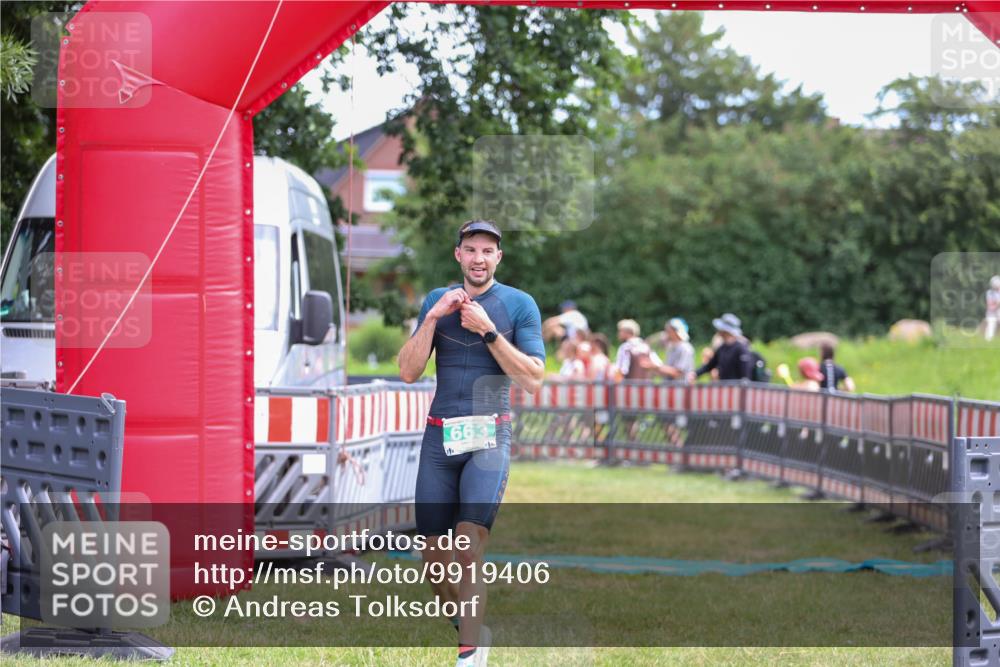 21.06.2026 - 29. Vierlanden-Triathlon Andreas Tolksdorf http://msf.ph/oto/9919406 21.06.2026 12:49:10 Ziel 175, 663, 920 meine-sportfotos.de