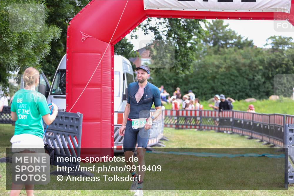 21.06.2026 - 29. Vierlanden-Triathlon Andreas Tolksdorf http://msf.ph/oto/9919409 21.06.2026 12:49:11 Ziel 175, 663, 920 meine-sportfotos.de