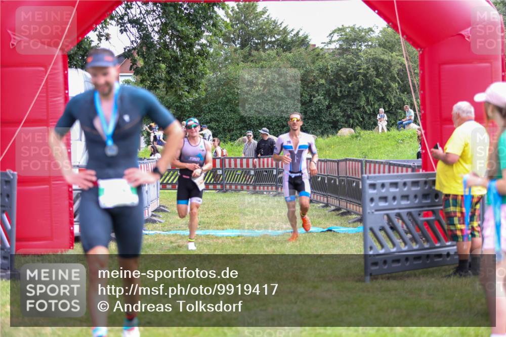 21.06.2026 - 29. Vierlanden-Triathlon Andreas Tolksdorf http://msf.ph/oto/9919417 21.06.2026 12:49:16 Ziel 79, 175, 920 meine-sportfotos.de