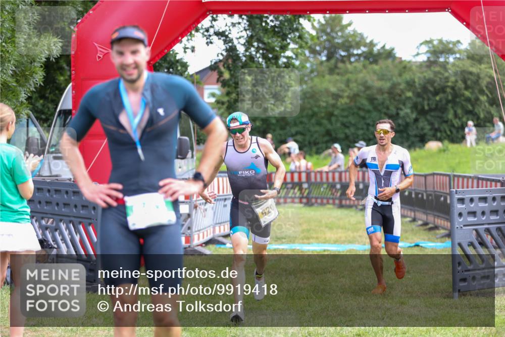 21.06.2026 - 29. Vierlanden-Triathlon Andreas Tolksdorf http://msf.ph/oto/9919418 21.06.2026 12:49:18 Ziel 79, 175, 920 meine-sportfotos.de