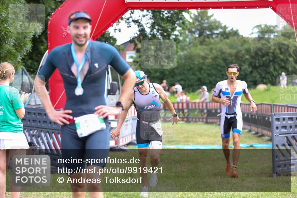 21.06.2026 - 29. Vierlanden-Triathlon Andreas Tolksdorf http://msf.ph/oto/9919421 21.06.2026 12:49:18 Ziel 79, 175, 920 meine-sportfotos.de