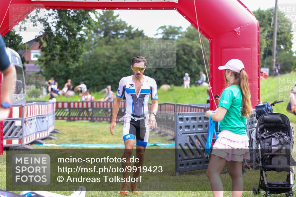 21.06.2026 - 29. Vierlanden-Triathlon Andreas Tolksdorf http://msf.ph/oto/9919423 21.06.2026 12:49:20 Ziel 79, 175, 920 meine-sportfotos.de