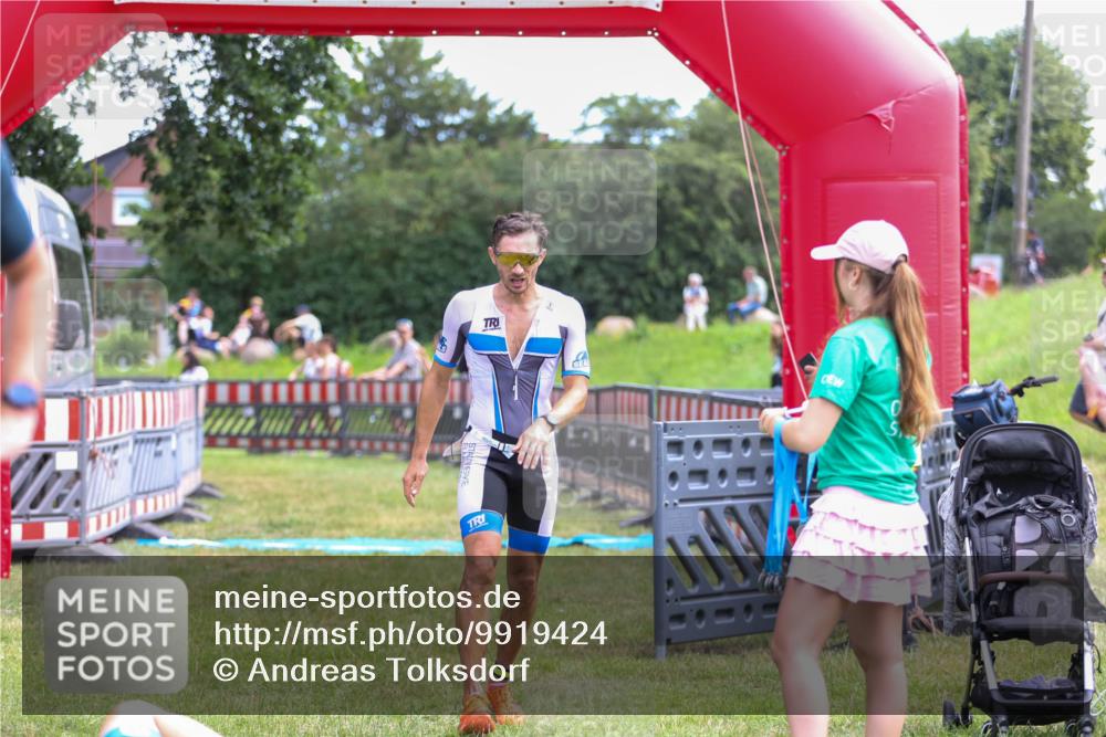 21.06.2026 - 29. Vierlanden-Triathlon Andreas Tolksdorf http://msf.ph/oto/9919424 21.06.2026 12:49:20 Ziel 79, 175, 920 meine-sportfotos.de