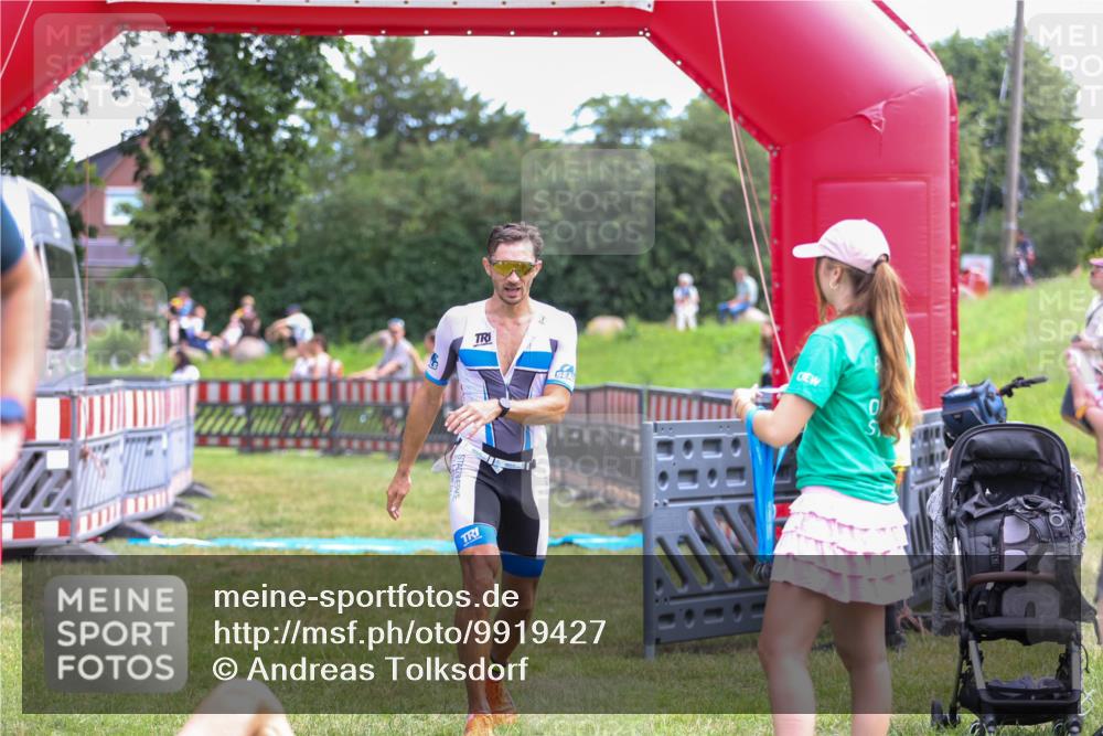 21.06.2026 - 29. Vierlanden-Triathlon Andreas Tolksdorf http://msf.ph/oto/9919427 21.06.2026 12:49:20 Ziel 79, 175, 920 meine-sportfotos.de