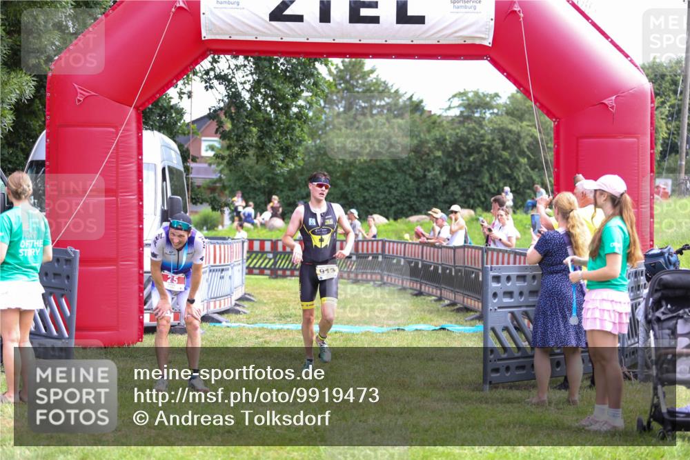 21.06.2026 - 29. Vierlanden-Triathlon Andreas Tolksdorf http://msf.ph/oto/9919473 21.06.2026 12:50:35 Ziel 84, 122, 913, 942, 955 meine-sportfotos.de