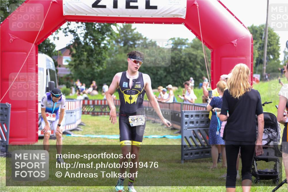 21.06.2026 - 29. Vierlanden-Triathlon Andreas Tolksdorf http://msf.ph/oto/9919476 21.06.2026 12:50:37 Ziel 84, 122, 910, 913, 942, 943, 955 meine-sportfotos.de