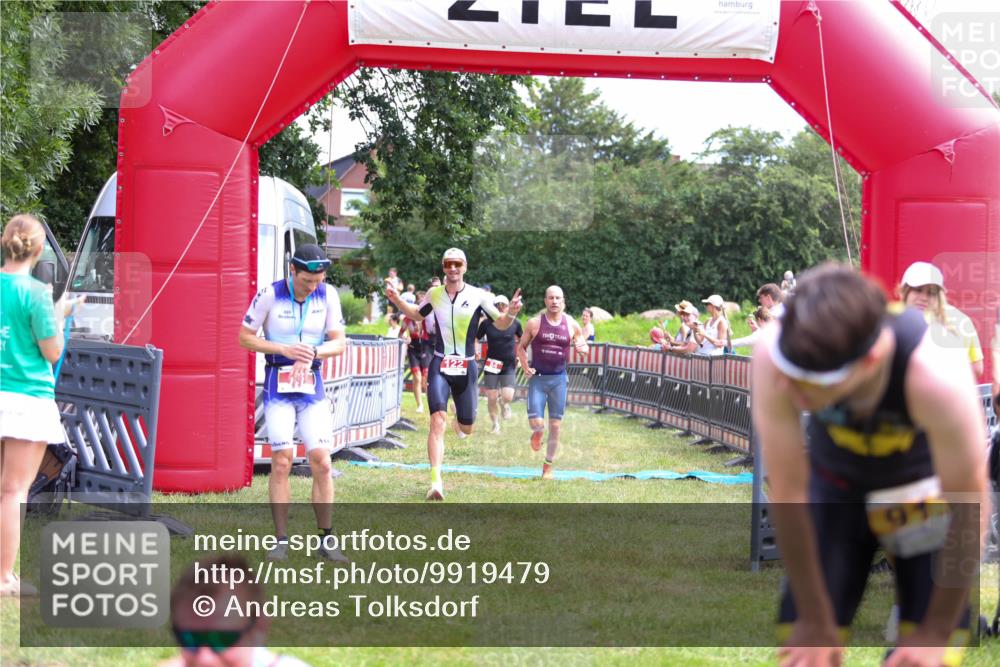 21.06.2026 - 29. Vierlanden-Triathlon Andreas Tolksdorf http://msf.ph/oto/9919479 21.06.2026 12:50:43 Ziel 84, 122, 910, 924, 942, 943, 955, 975 meine-sportfotos.de