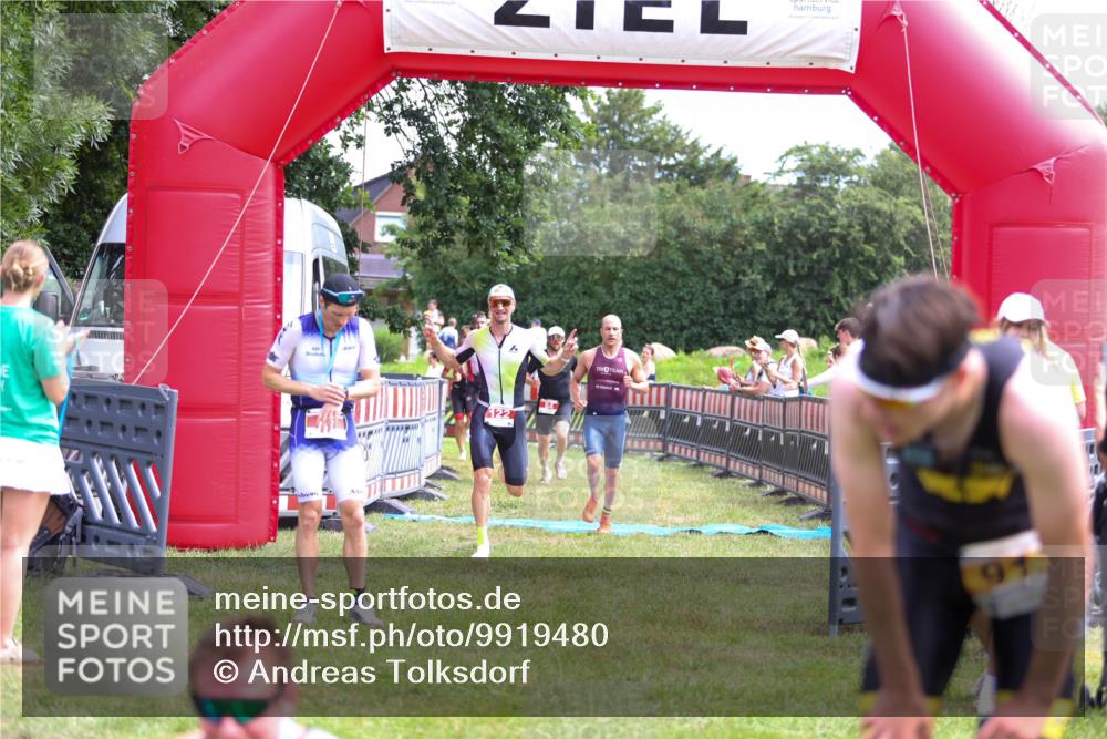 21.06.2026 - 29. Vierlanden-Triathlon Andreas Tolksdorf http://msf.ph/oto/9919480 21.06.2026 12:50:43 Ziel 84, 122, 910, 924, 942, 943, 955, 975 meine-sportfotos.de
