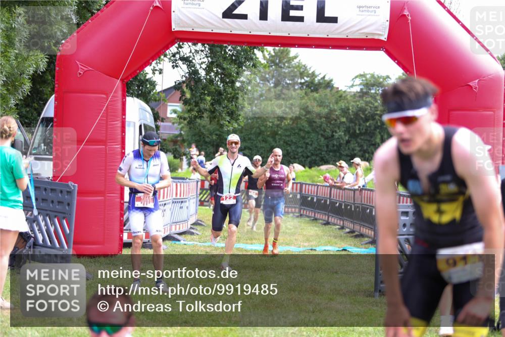 21.06.2026 - 29. Vierlanden-Triathlon Andreas Tolksdorf http://msf.ph/oto/9919485 21.06.2026 12:50:43 Ziel 84, 122, 910, 924, 942, 943, 955, 975 meine-sportfotos.de