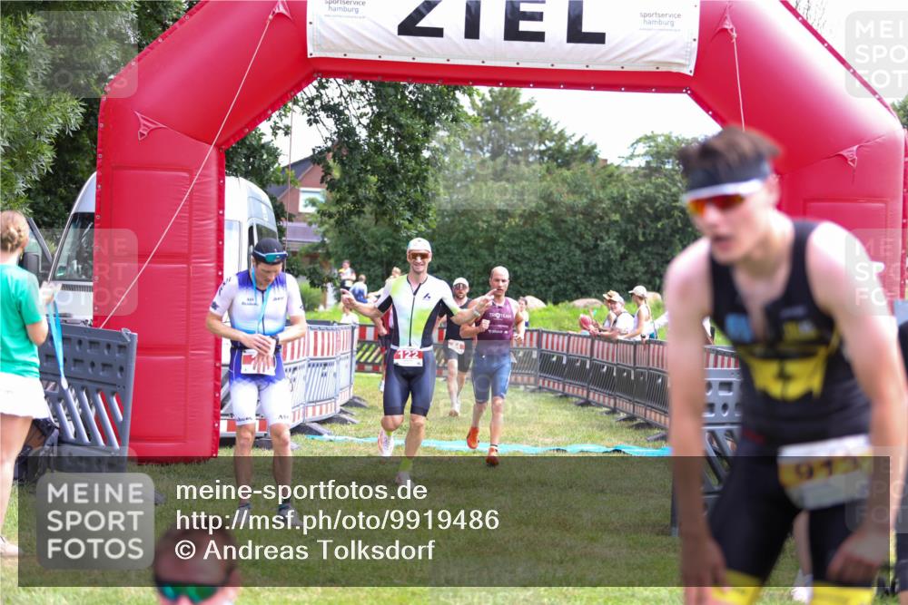 21.06.2026 - 29. Vierlanden-Triathlon Andreas Tolksdorf http://msf.ph/oto/9919486 21.06.2026 12:50:43 Ziel 84, 122, 910, 924, 942, 943, 955, 975 meine-sportfotos.de