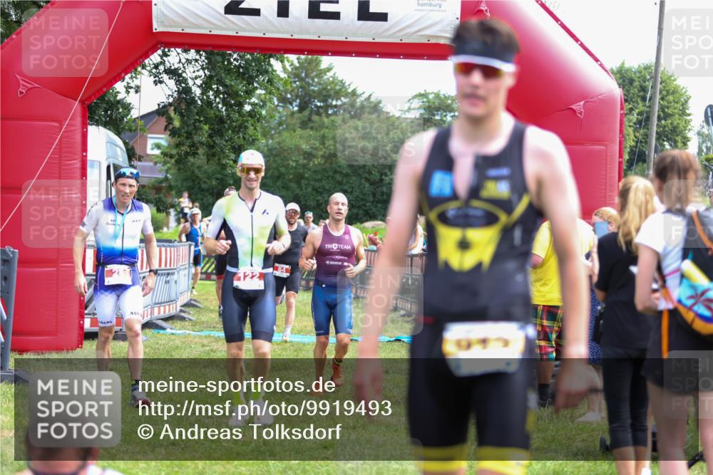 21.06.2026 - 29. Vierlanden-Triathlon Andreas Tolksdorf http://msf.ph/oto/9919493 21.06.2026 12:50:44 Ziel 84, 122, 910, 924, 942, 943, 955, 975 meine-sportfotos.de