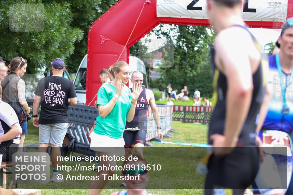 21.06.2026 - 29. Vierlanden-Triathlon Andreas Tolksdorf http://msf.ph/oto/9919510 21.06.2026 12:50:55 Ziel 145, 924, 975 meine-sportfotos.de