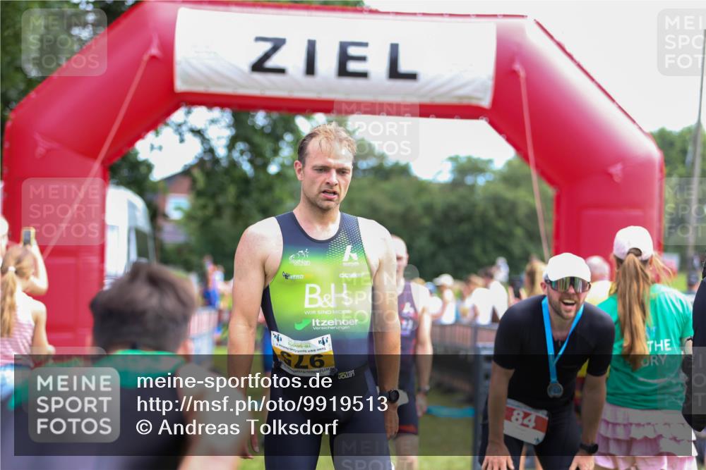 21.06.2026 - 29. Vierlanden-Triathlon Andreas Tolksdorf http://msf.ph/oto/9919513 21.06.2026 12:51:04 Ziel 145, 231, 909, 926, 964 meine-sportfotos.de