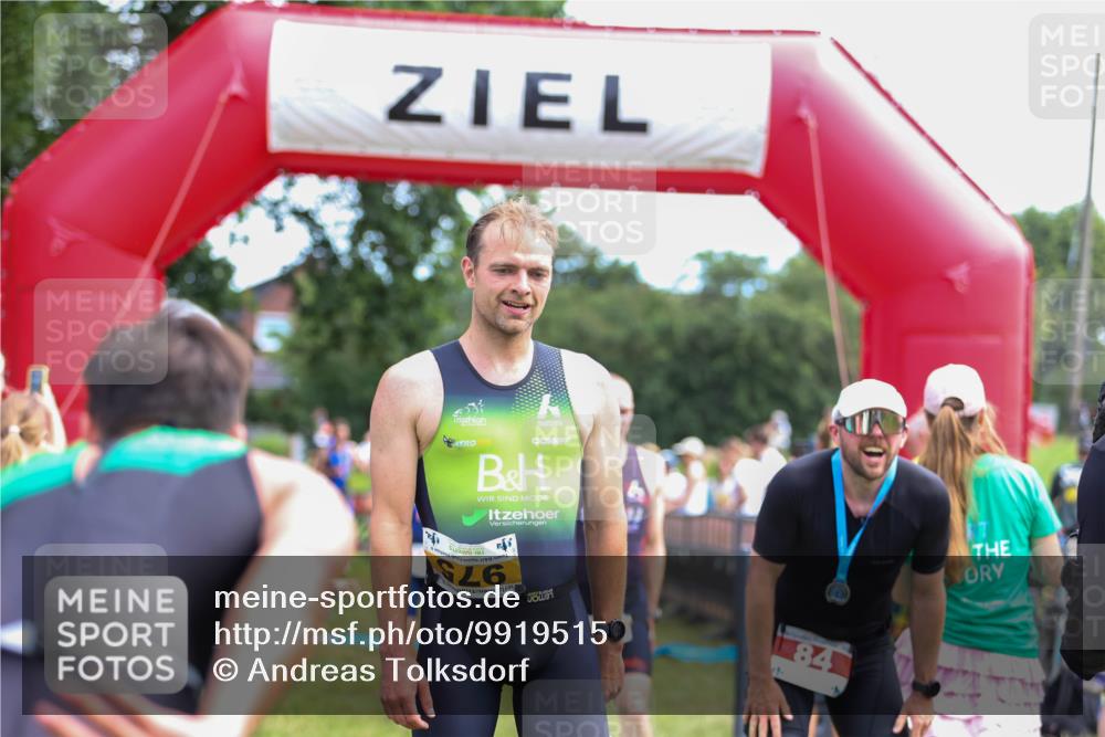 21.06.2026 - 29. Vierlanden-Triathlon Andreas Tolksdorf http://msf.ph/oto/9919515 21.06.2026 12:51:04 Ziel 145, 231, 909, 926, 964 meine-sportfotos.de