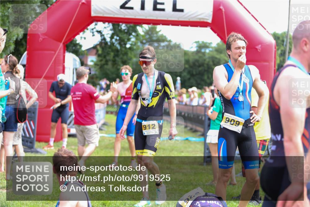 21.06.2026 - 29. Vierlanden-Triathlon Andreas Tolksdorf http://msf.ph/oto/9919525 21.06.2026 12:51:28 Ziel 661, 918 meine-sportfotos.de