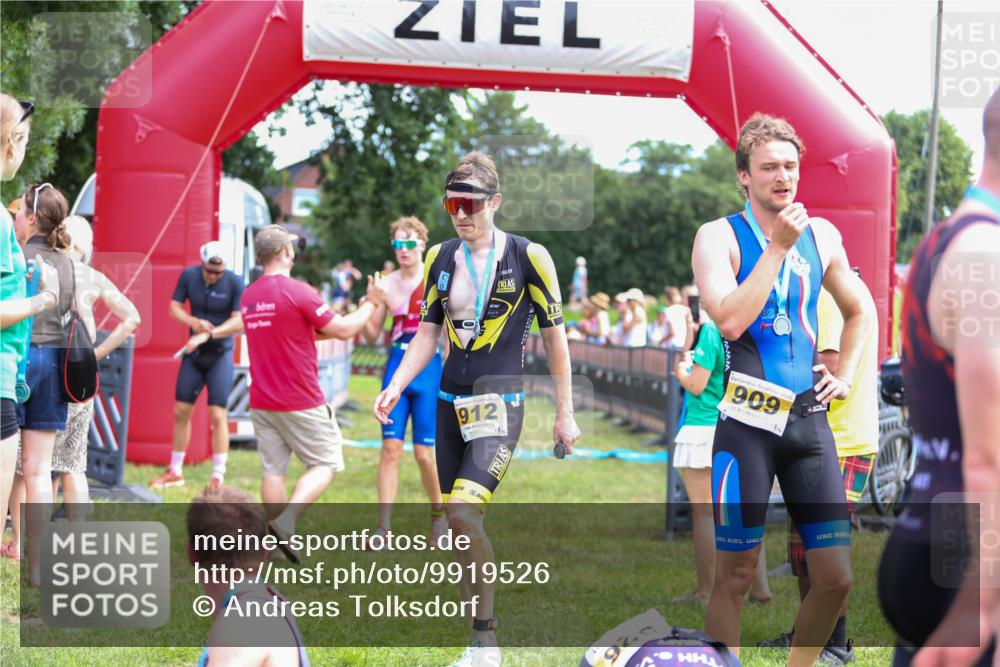 21.06.2026 - 29. Vierlanden-Triathlon Andreas Tolksdorf http://msf.ph/oto/9919526 21.06.2026 12:51:28 Ziel 661, 918 meine-sportfotos.de