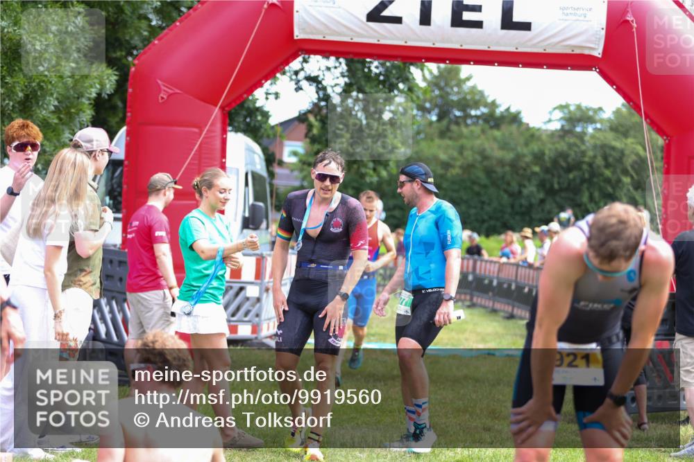 21.06.2026 - 29. Vierlanden-Triathlon Andreas Tolksdorf http://msf.ph/oto/9919560 21.06.2026 12:52:04 Ziel 677, 923, 954, 959, 963, 981 meine-sportfotos.de