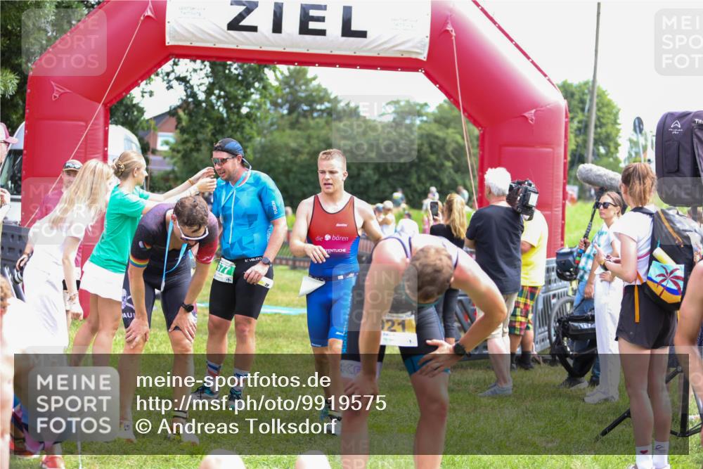 21.06.2026 - 29. Vierlanden-Triathlon Andreas Tolksdorf http://msf.ph/oto/9919575 21.06.2026 12:52:07 Ziel 923, 954, 959, 963, 981 meine-sportfotos.de