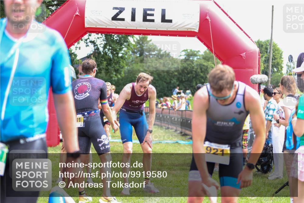 21.06.2026 - 29. Vierlanden-Triathlon Andreas Tolksdorf http://msf.ph/oto/9919580 21.06.2026 12:52:15 Ziel 917, 923, 950, 954, 963, 981 meine-sportfotos.de