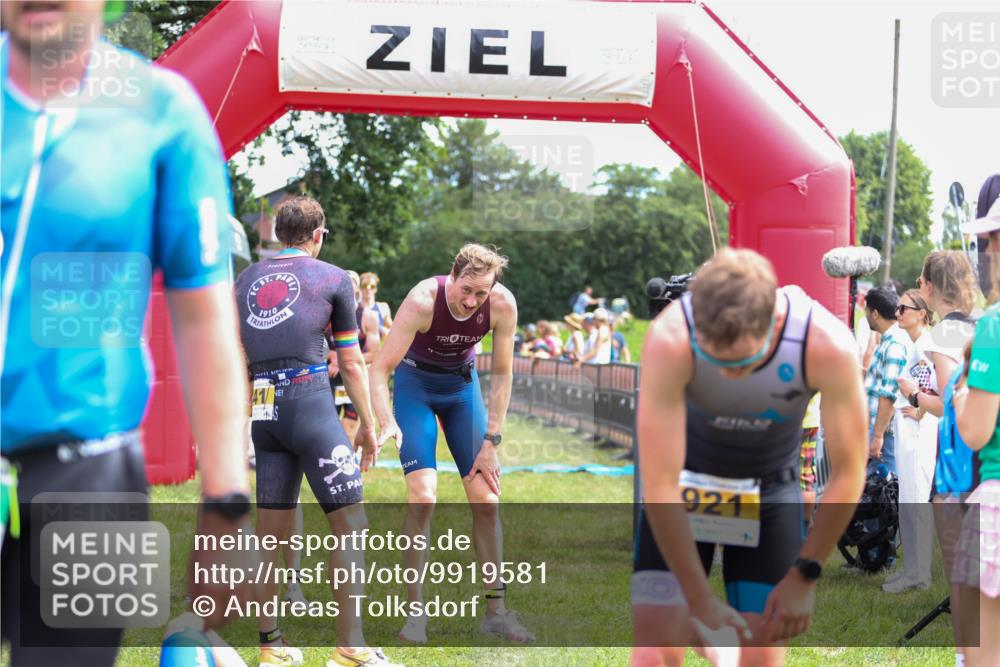 21.06.2026 - 29. Vierlanden-Triathlon Andreas Tolksdorf http://msf.ph/oto/9919581 21.06.2026 12:52:15 Ziel 917, 923, 950, 954, 963, 981 meine-sportfotos.de