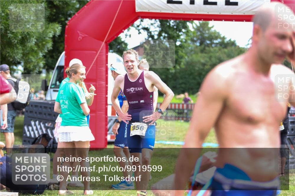 21.06.2026 - 29. Vierlanden-Triathlon Andreas Tolksdorf http://msf.ph/oto/9919599 21.06.2026 12:52:56 Ziel  meine-sportfotos.de