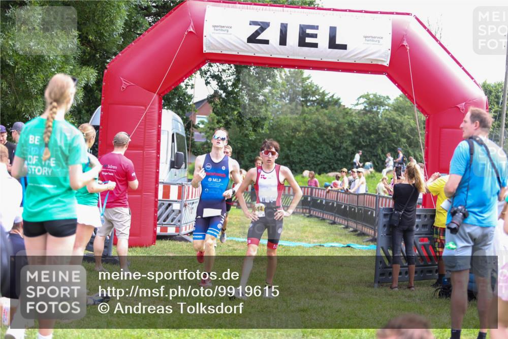 21.06.2026 - 29. Vierlanden-Triathlon Andreas Tolksdorf http://msf.ph/oto/9919615 21.06.2026 12:53:19 Ziel 21, 915, 958, 962, 970, 971 meine-sportfotos.de