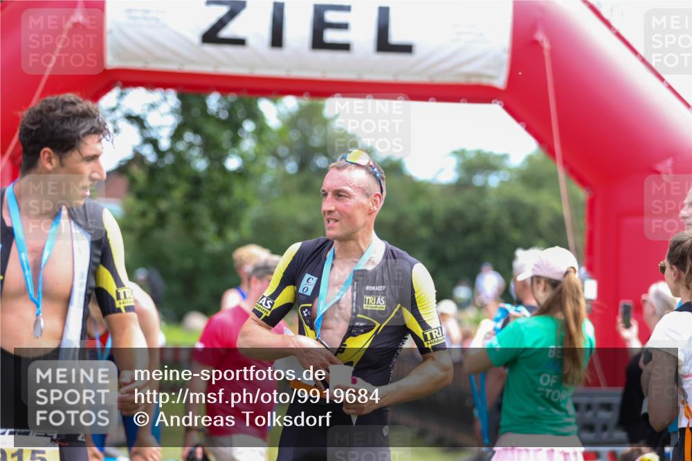 21.06.2026 - 29. Vierlanden-Triathlon Andreas Tolksdorf http://msf.ph/oto/9919684 21.06.2026 12:54:54 Ziel 908 meine-sportfotos.de