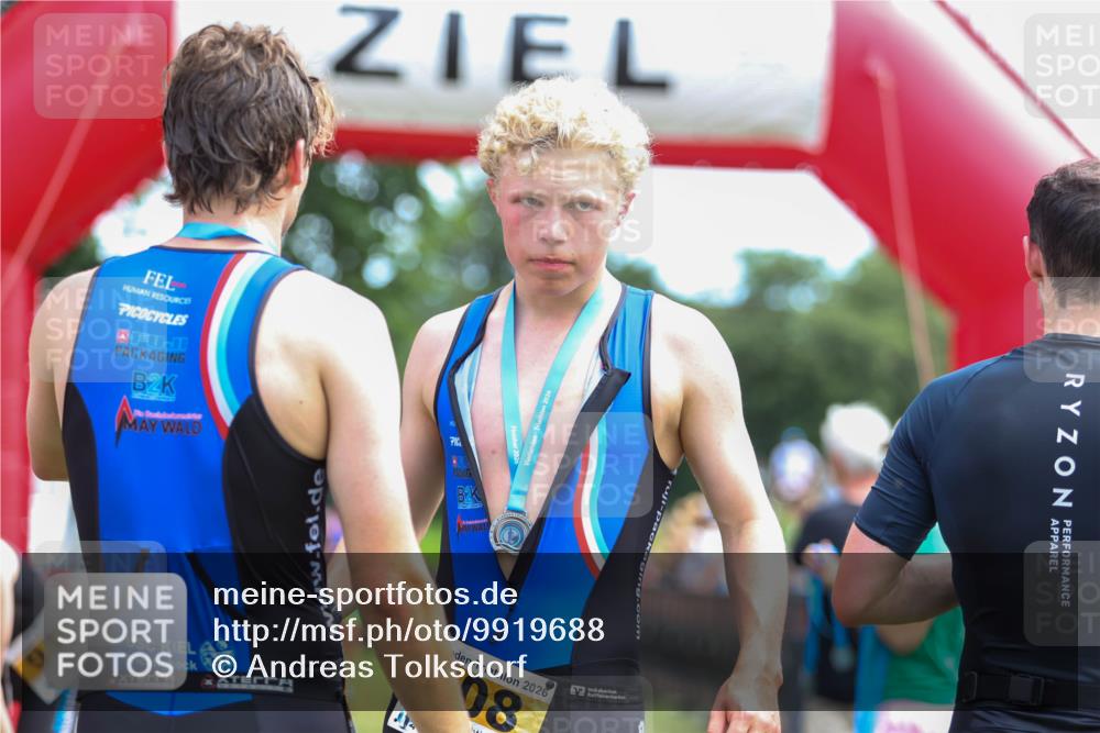 21.06.2026 - 29. Vierlanden-Triathlon Andreas Tolksdorf http://msf.ph/oto/9919688 21.06.2026 12:55:05 Ziel 719, 935, 948 meine-sportfotos.de