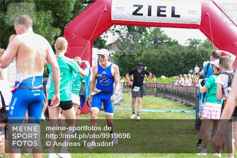 21.06.2026 - 29. Vierlanden-Triathlon Andreas Tolksdorf http://msf.ph/oto/9919696 21.06.2026 12:55:14 Ziel 68, 157, 719, 974 meine-sportfotos.de