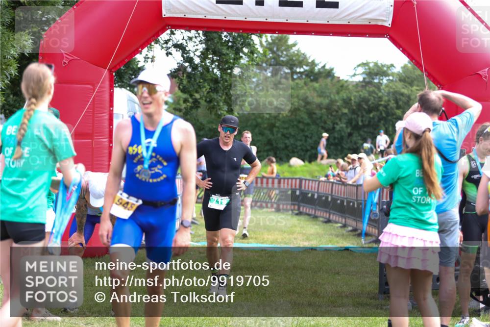 21.06.2026 - 29. Vierlanden-Triathlon Andreas Tolksdorf http://msf.ph/oto/9919705 21.06.2026 12:55:16 Ziel 68, 157, 296, 719, 974 meine-sportfotos.de