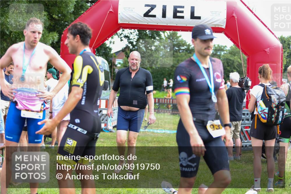 21.06.2026 - 29. Vierlanden-Triathlon Andreas Tolksdorf http://msf.ph/oto/9919750 21.06.2026 12:56:00 Ziel 928 meine-sportfotos.de