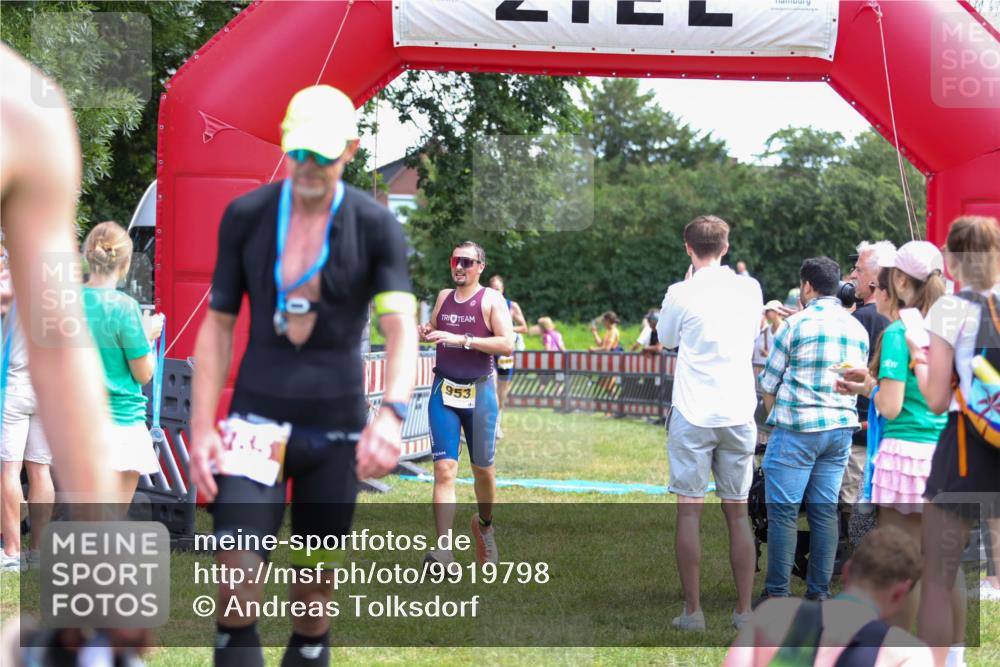 21.06.2026 - 29. Vierlanden-Triathlon Andreas Tolksdorf http://msf.ph/oto/9919798 21.06.2026 12:57:08 Ziel 14, 925, 929, 949, 953, 965, 980 meine-sportfotos.de
