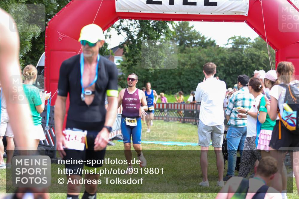 21.06.2026 - 29. Vierlanden-Triathlon Andreas Tolksdorf http://msf.ph/oto/9919801 21.06.2026 12:57:08 Ziel 14, 925, 929, 949, 953, 965, 980 meine-sportfotos.de