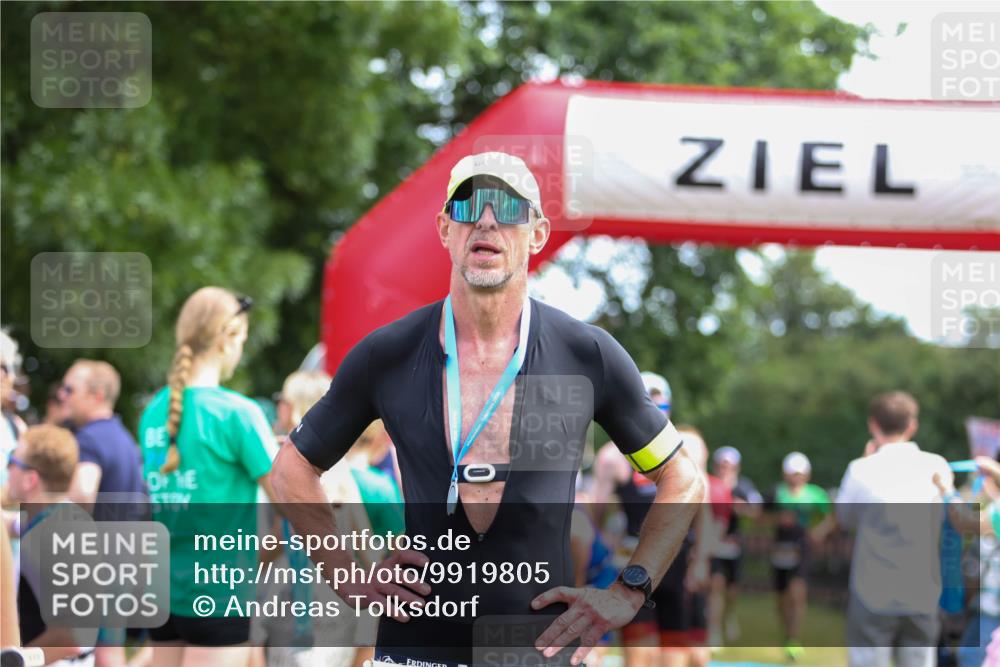 21.06.2026 - 29. Vierlanden-Triathlon Andreas Tolksdorf http://msf.ph/oto/9919805 21.06.2026 12:57:18 Ziel 14, 721, 925, 929, 973, 980 meine-sportfotos.de